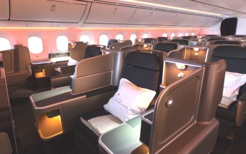 Amex Qantas Business开卡礼：17万澳航积分和2次Qantas休息室邀请