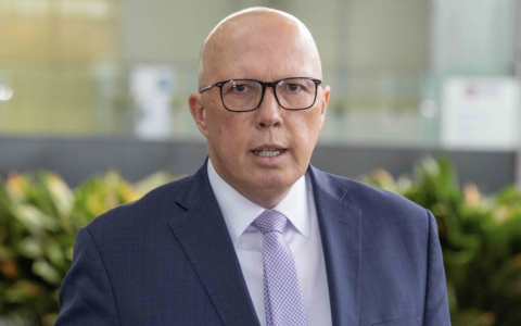 联盟党取消在家办公和强制裁员政策，试图重启 Peter Dutton 的竞选活动