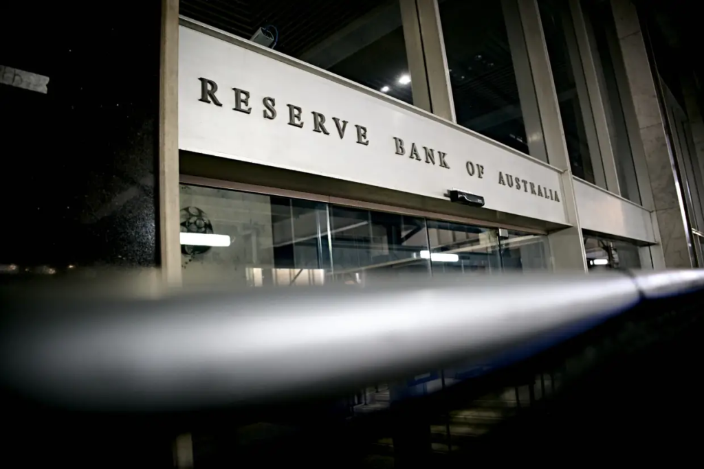 RBA下调现金利率至3.85%，同时大幅下调经济增长预期